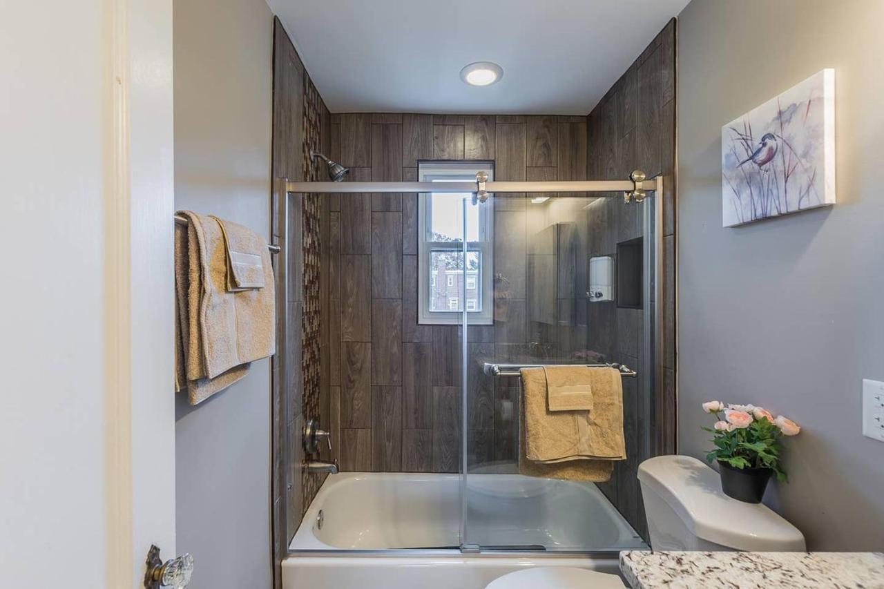 Beautiful 3Br 2Ba House With Cozy Backyard By Cozysuites Alexandria Exterior photo